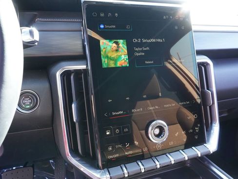 New 2025 GMC Acadia Elevation image 19