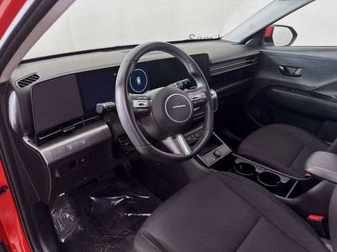 Used 2025 Hyundai Kona SEL AWD/4WD image 9