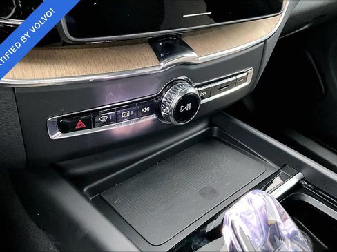 Certified 2026 Volvo XC60 B5 Plus AWD/4WD image 28