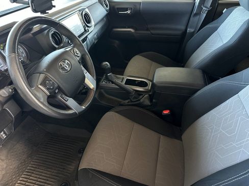 Used 2023 Toyota Tacoma TRD Sport w/ Black Out Package (TMS) image 9