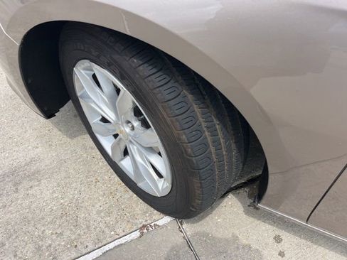 Used 2025 Chevrolet Malibu LT FWD image 32