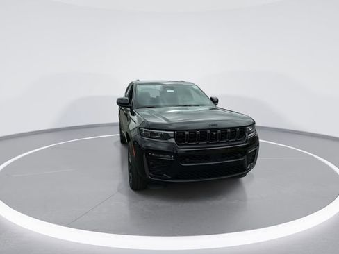 New 2026 Jeep Grand Cherokee L Limited AWD/4WD image 3