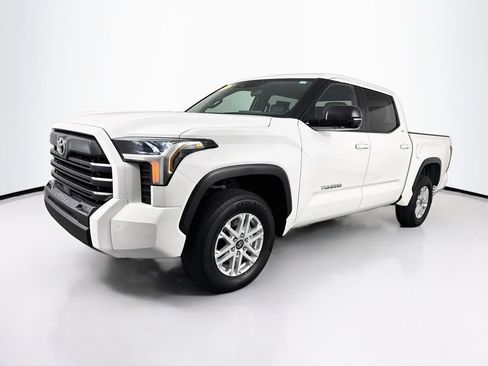 Used 2025 Toyota Tundra SR5 w/ SR5 Premium Package AWD/4WD image 3