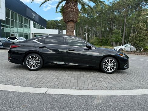 Used 2020 Lexus ES 300h w/ Premium Package FWD image 5