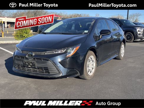 Certified 2023 Toyota Corolla LE image 1