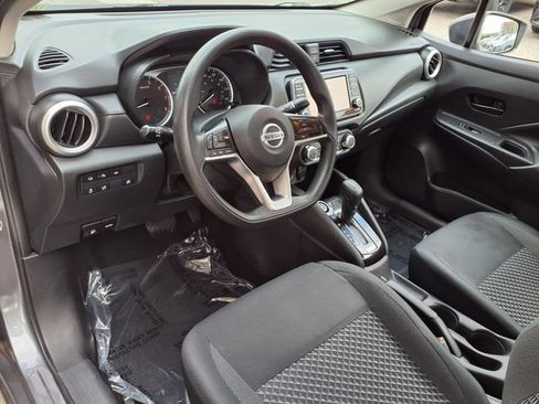 Used 2020 Nissan Versa S FWD image 4