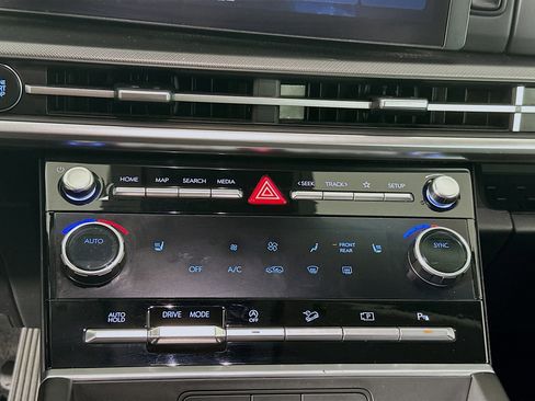 Used 2025 Hyundai Santa Fe SEL FWD image 23