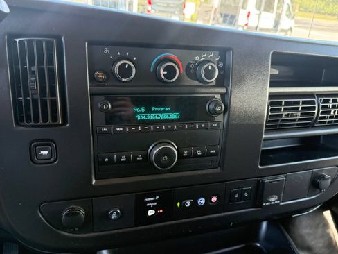 Used 2020 Chevrolet Express 3500 w/ Driver Convenience Package RWD image 22