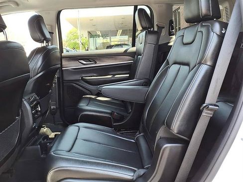 Used 2023 Jeep Grand Cherokee L Limited AWD/4WD image 29