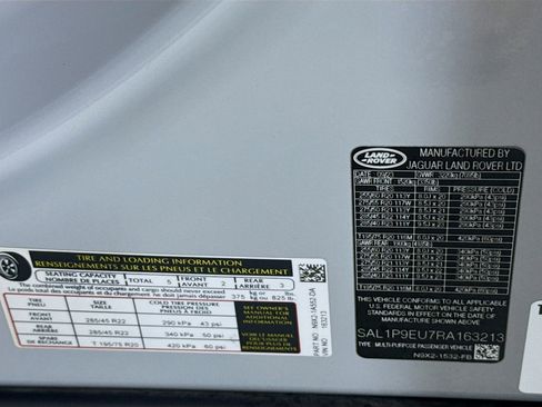 Used 2024 Land Rover Range Rover Sport SE image 32