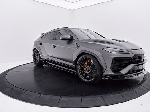 Used 2025 Lamborghini Urus Performante AWD/4WD image 16