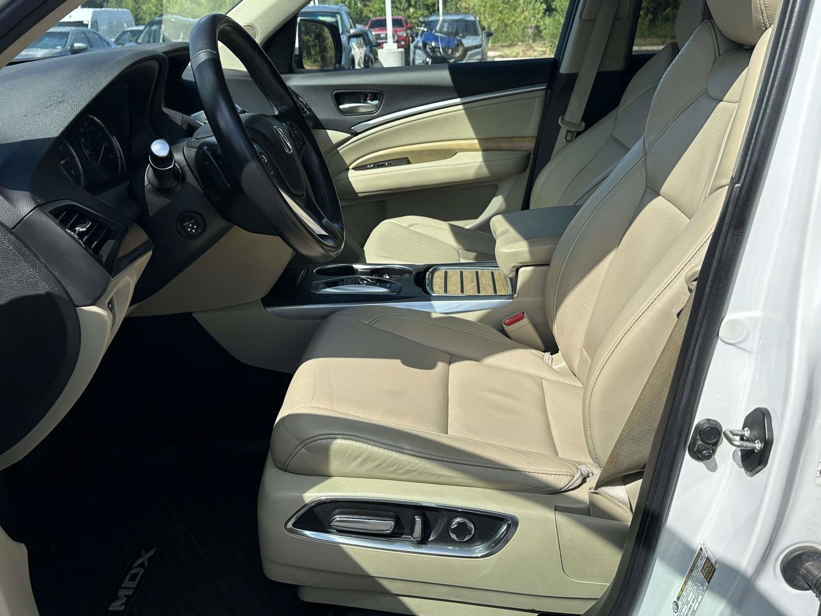 Used 2020 Acura MDX w/ Technology Package FWD image 4