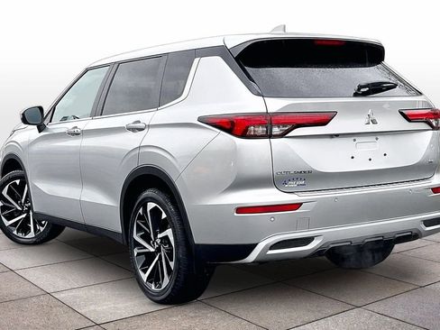 Used 2022 Mitsubishi Outlander SE AWD/4WD image 11
