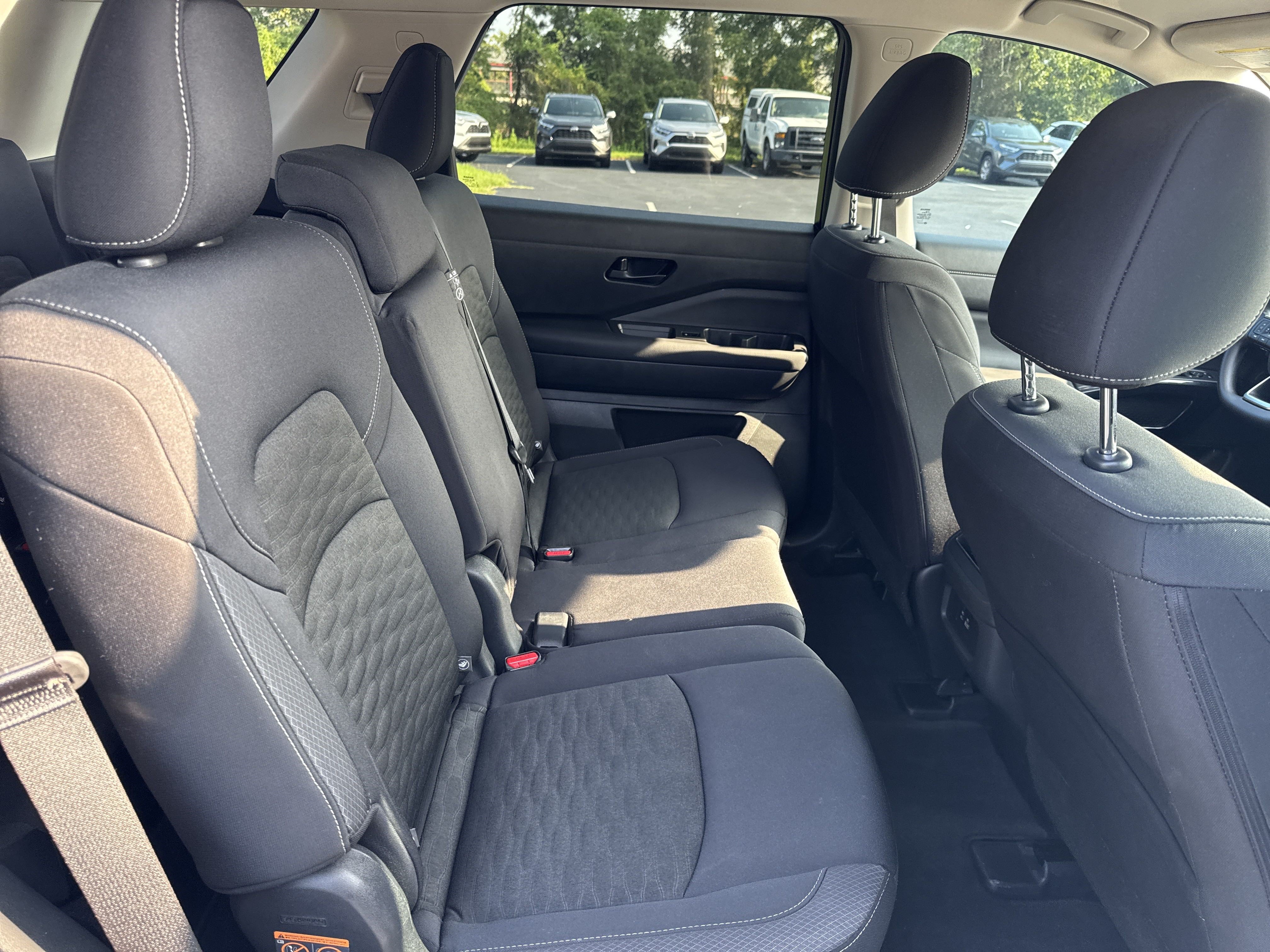 Used 2024 Nissan Pathfinder S FWD image 28
