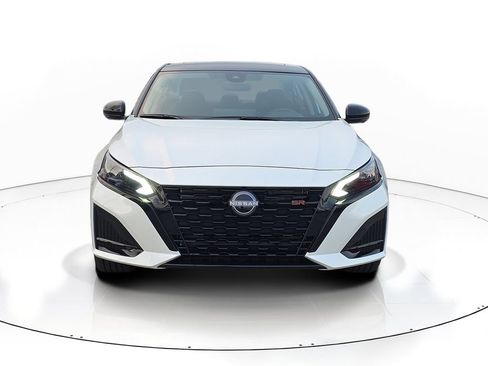 New 2026 Nissan Altima 2.5 SR w/ SR Premium Package FWD image 2