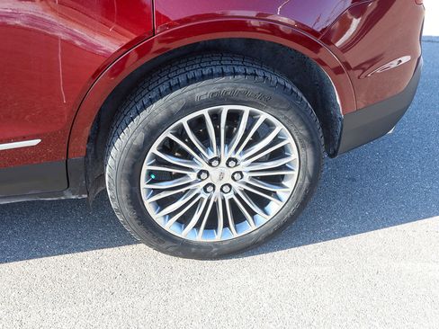 Used 2018 Cadillac XT5 Luxury w/ Driver Awareness Package image 10