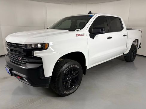 Used 2021 Chevrolet Silverado 1500 LT Trail Boss w/ Convenience Package II image 11