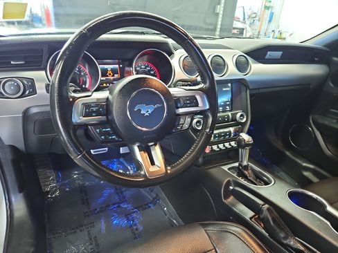 Used 2019 Ford Mustang Premium image 14