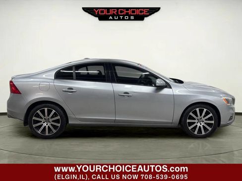 Used 2017 Volvo S60 T5 Dynamic image 6