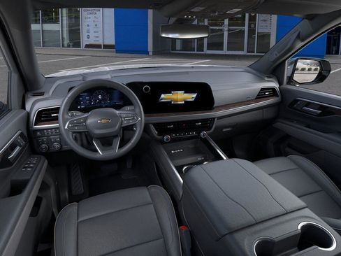 New 2025 Chevrolet Suburban Premier w/ Sun And Tow Package AWD/4WD image 15