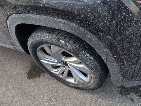 Certified 2023 Volkswagen Atlas SE image 7