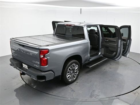 Used 2024 Chevrolet Silverado 1500 High Country image 46