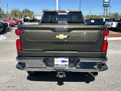 Used 2022 Chevrolet Silverado 2500 LTZ w/ LTZ Plus Package image 5