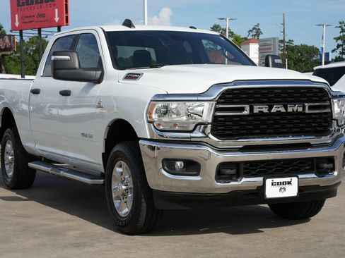 Used 2024 RAM 2500 Big Horn AWD/4WD image 2