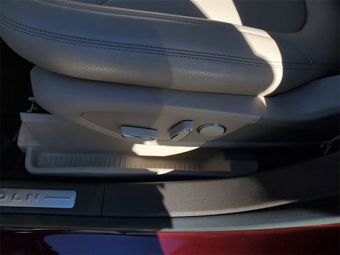 Certified 2022 Lincoln Nautilus FWD w/ Premium Package image 22