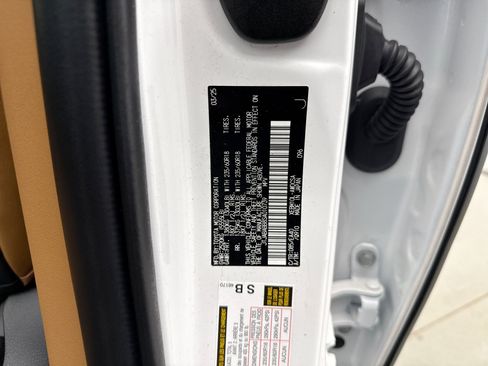 Used 2025 Lexus RZ 300e w/ Cold Area Package FWD image 11
