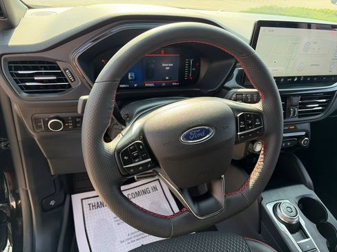 Used 2023 Ford Escape ST-Line w/ Tech Pack #1 AWD/4WD image 19
