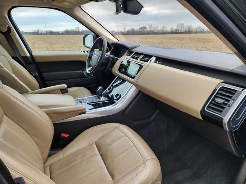 Used 2019 Land Rover Range Rover Sport HSE image 9