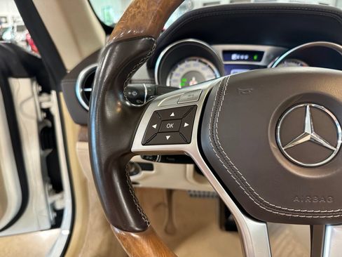 Used 2016 Mercedes-Benz SL 550 image 28