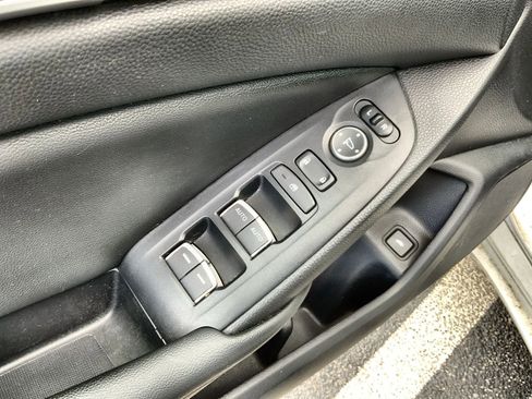 Used 2019 Honda Accord LX image 15