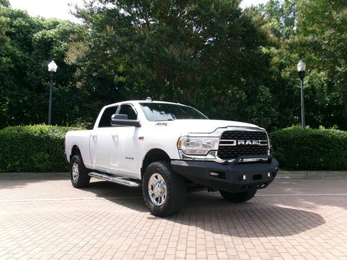 Used 2022 RAM 2500 Big Horn AWD/4WD image 3
