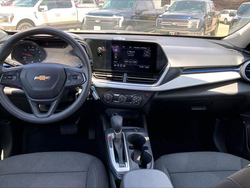 Used 2025 Chevrolet Trax LS FWD image 16