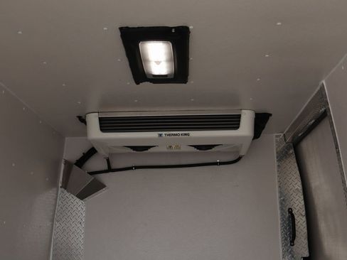 Used 2025 RAM ProMaster 3500 w/ Convenience Group image 11