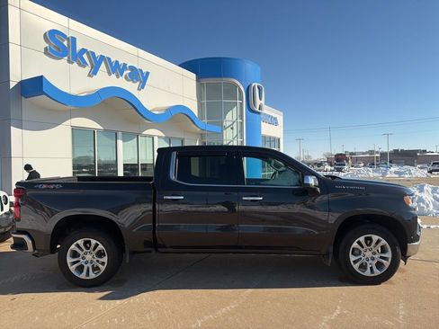Used 2023 Chevrolet Silverado 1500 LTZ image 24