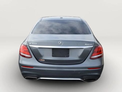 Used 2017 Mercedes-Benz E 300 4MATIC image 5