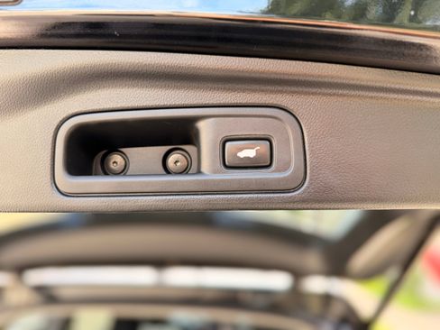 Used 2019 Honda Pilot Touring image 9