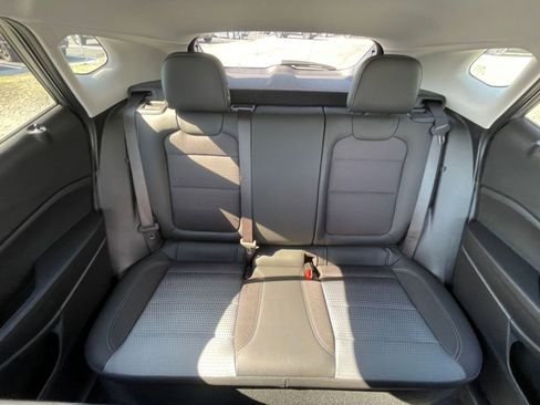 Used 2025 Chevrolet Trax LT w/ LT Convenience Package image 39