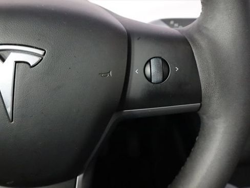 Used 2024 Tesla Model Y Long Range RWD image 15