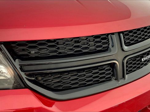 Used 2020 Dodge Journey SE w/ SE Popular Equipment Group FWD image 32