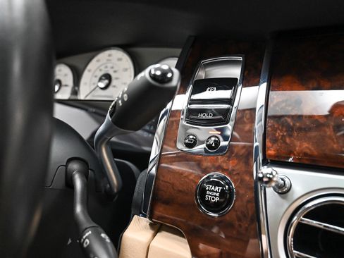 Used 2017 Rolls-Royce Ghost image 46