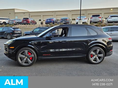 Used 2024 Porsche Cayenne S AWD/4WD image 5
