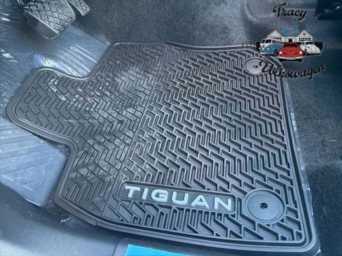 New 2026 Volkswagen Tiguan SE image 18