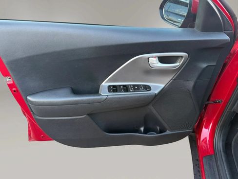 Used 2019 Kia Niro LX FWD image 12