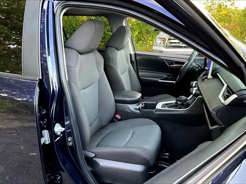 Used 2024 Toyota RAV4 XLE w/ Convenience Package AWD/4WD image 8