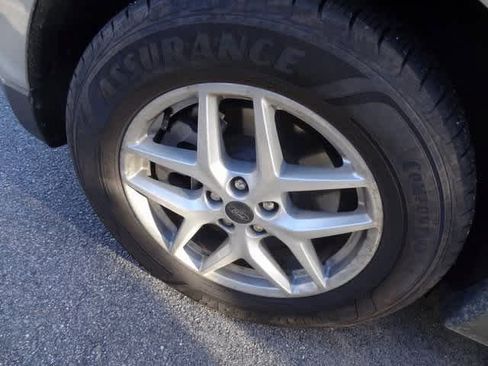 Used 2023 Ford Edge SEL image 14