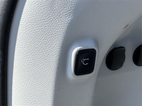 Used 2021 Jeep Cherokee Latitude Lux w/ Comfort/Convenience Group image 41